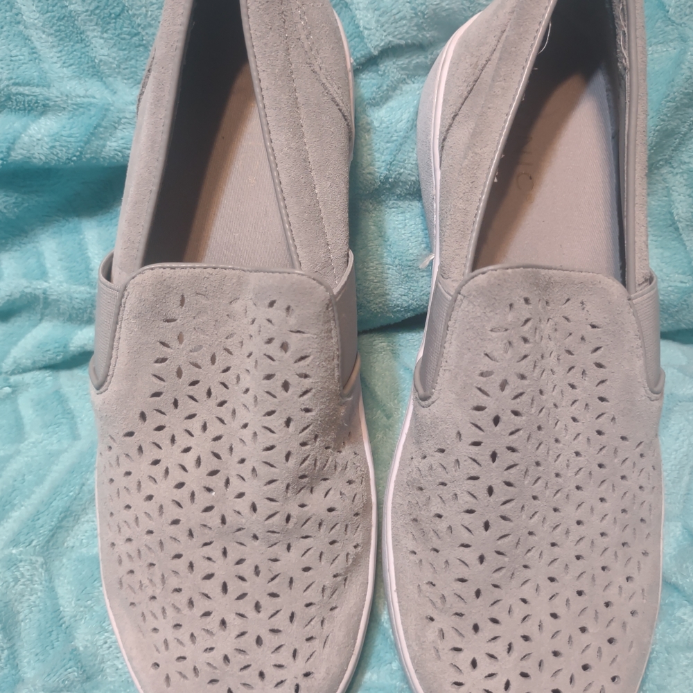 Vionic Women's Gray Perforated Slip-On Loafers Great Condition Slight Worn